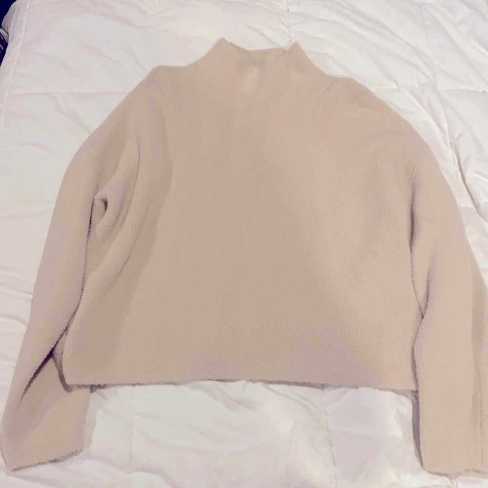 Express baby pink sweater